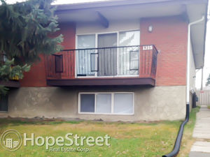 2 Bedroom Main Floor for Rent in Albert Park