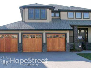 Huge Executive House in Elmont Estates.