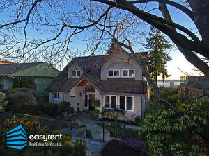 (easyrent.ca) 5 Bed, 4 Bath 3-Level House in Dundarave! Avail Aug 1st!