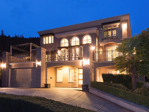 (easyrent.ca) Stunning 5 Bed Home in West Van Near Mulgrave! July 1st!