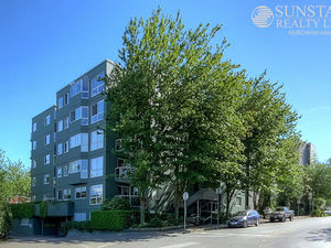 False Creek Fisherman's Wharf Water View Condo @ Mariner's Point (606)