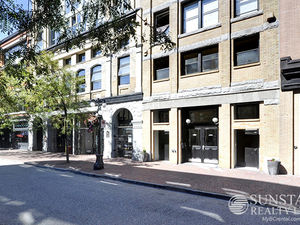 Gastown Unique Loft w/ Exposed Brick 2 Balconies & View @The Alexander