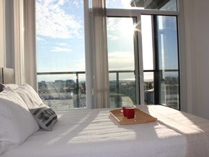 2BR/2BTH/2PKG Executive Penthouse in Central Richmond - 19th floor