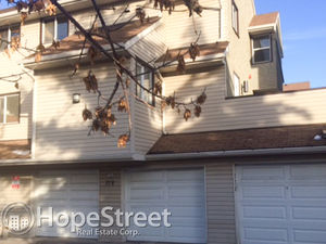 2 Bedroom + Den Executive Condo for Rent in Glamorgan