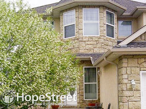 Huge Executive Rental In Strathcona Park