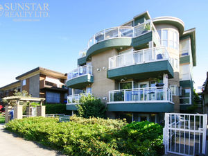 Kits Beach Whole Floor Penthouse w/ Rooftop Deck @ The Cyclades