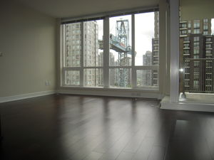(easyrent.ca)Yaletown 1 Bed + Den + 1 Bath w/ Prking ! Oct 1st!