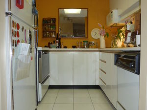 (easyrent.ca) Yaletown 1 Bed + 1 Bath w/ Prking & Storage! Nov 1!