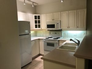 (easyrent.ca) Centrally Located 1 Bd, 1 Bth in Kitsilano! Avail Oct 1!