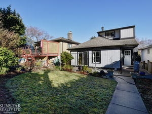 Vancouver Heights 4 Bed 3 Level 1709sf Whole House w/ Huge Decks