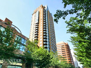 Downtown 1 Bedroom Suite near Robson Square @ The Genesis (2606)
